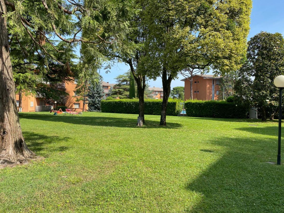 Residenza Cappuccini Aparthotel Peschiera del Garda Exteriör bild