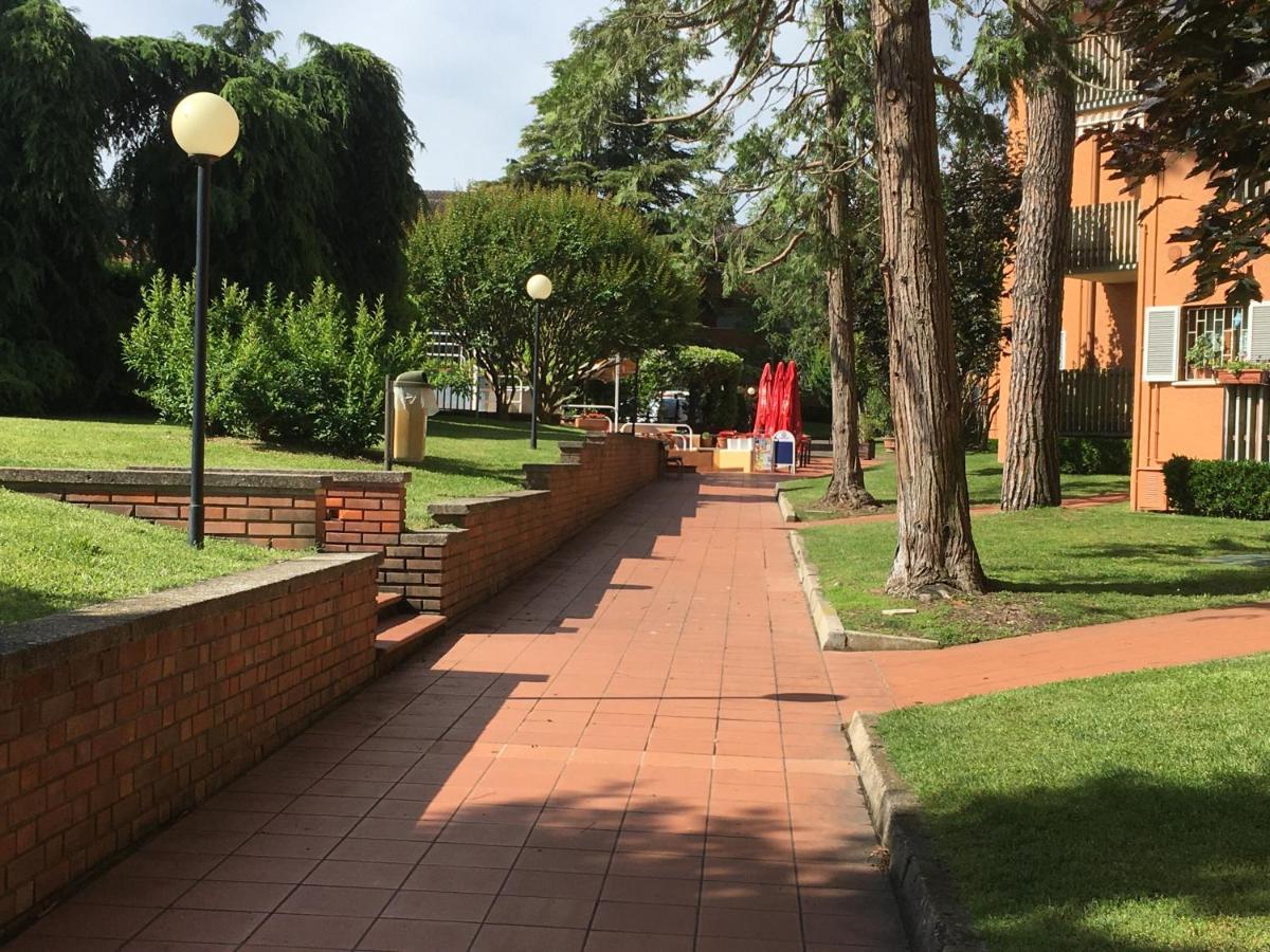 Residenza Cappuccini Aparthotel Peschiera del Garda Exteriör bild